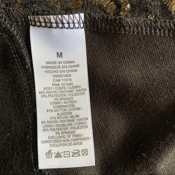 Black Asian Size Medium Sleeveless Shirt - Picture 6 of 6